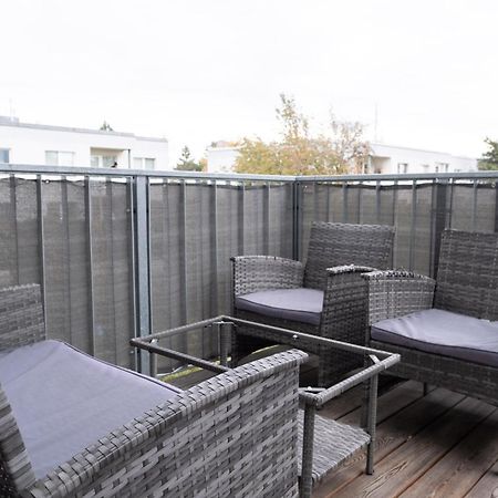Modern Apartment W/ Cozy Balcony Near City Center Bécs Kültér fotó