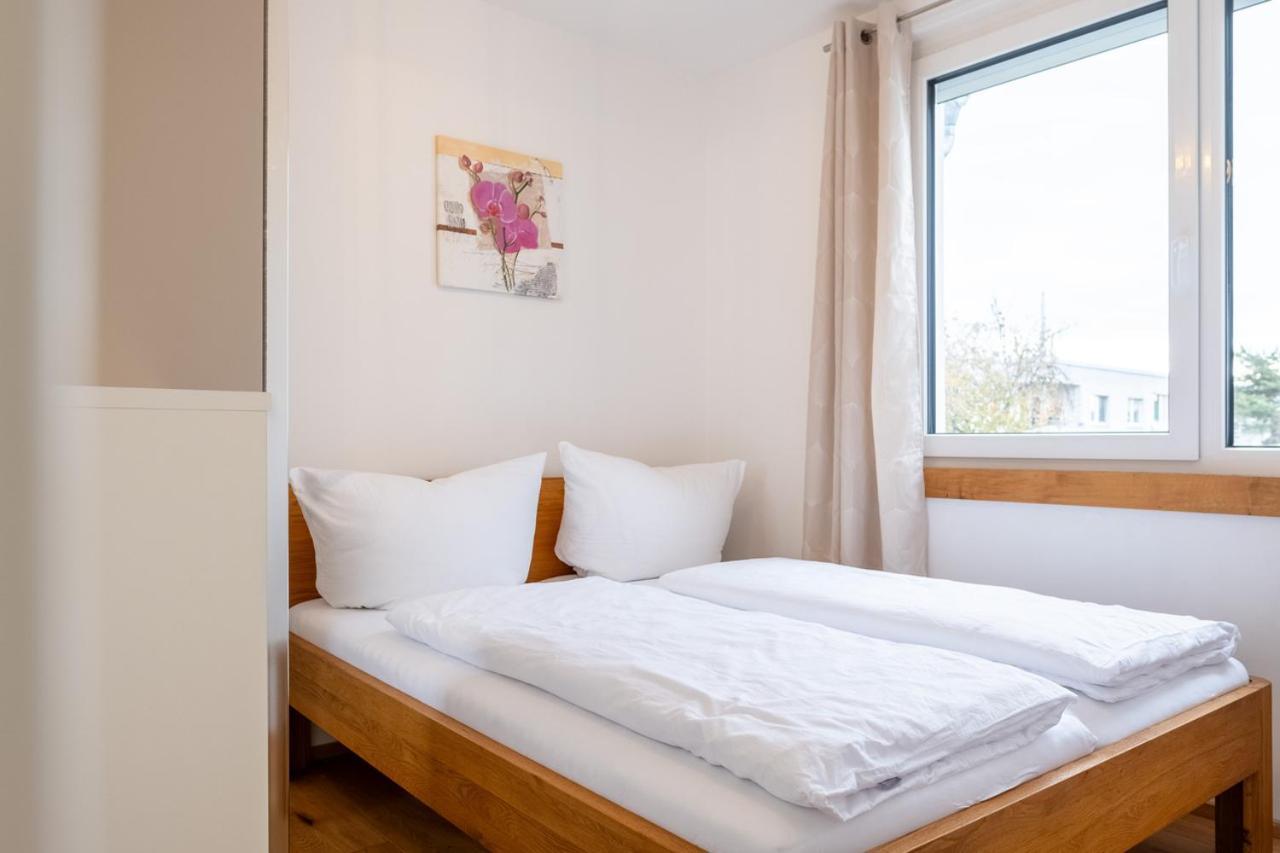 Modern Apartment W/ Cozy Balcony Near City Center Bécs Kültér fotó