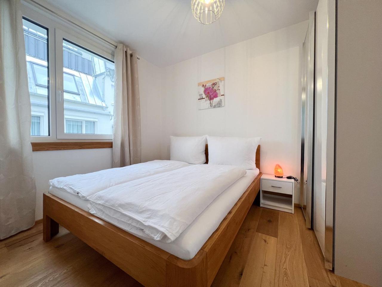 Modern Apartment W/ Cozy Balcony Near City Center Bécs Kültér fotó