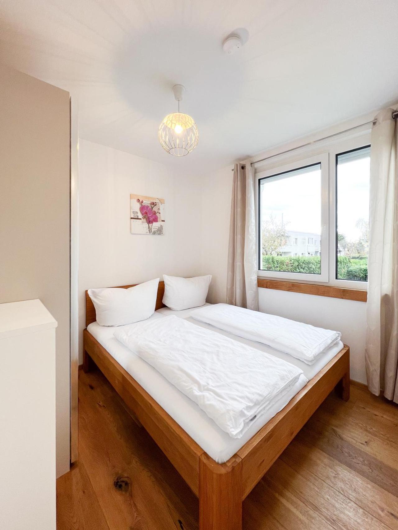 Modern Apartment W/ Cozy Balcony Near City Center Bécs Kültér fotó