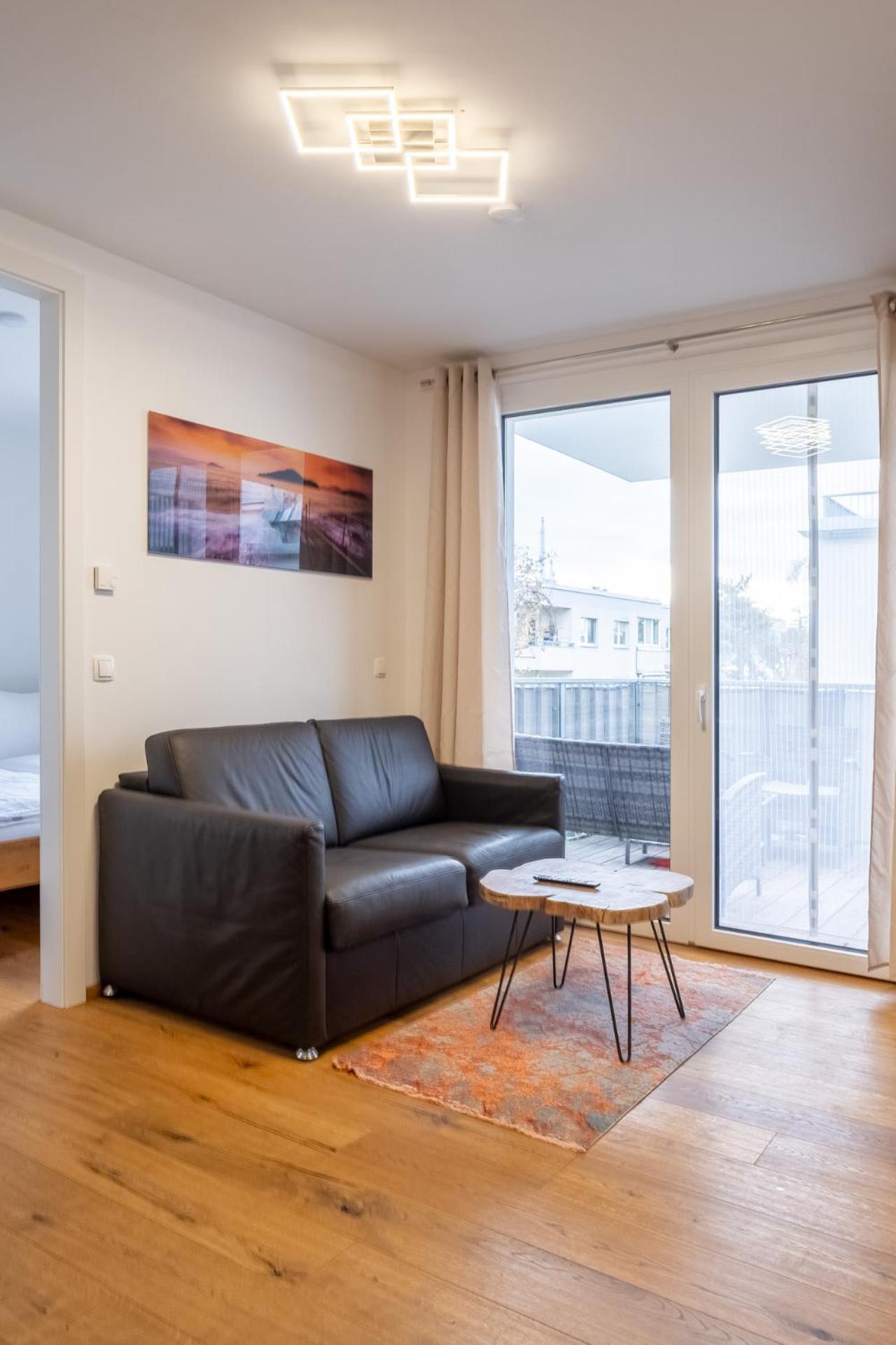 Modern Apartment W/ Cozy Balcony Near City Center Bécs Kültér fotó